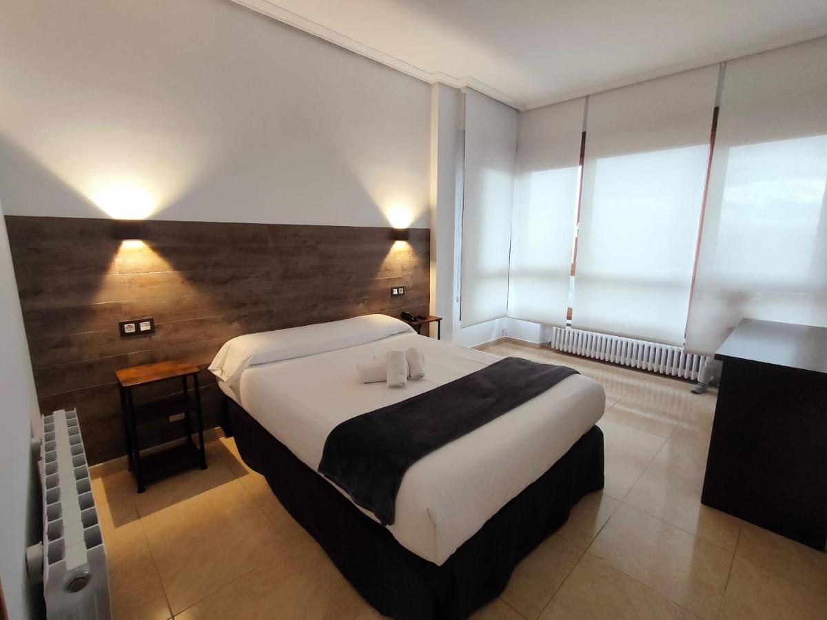 Hotel Artxanda Bilbao, Parking Gratuito En El Exterior Junto Al Hotel (Adults Only) Екстериор снимка