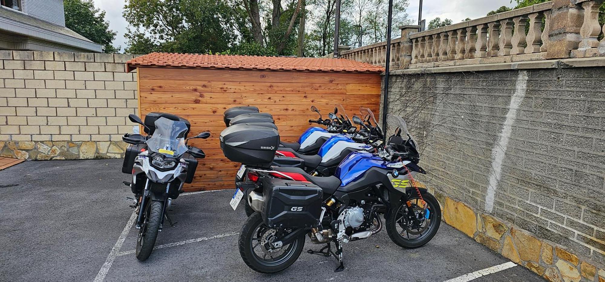 Hotel Artxanda Bilbao, Parking Gratuito En El Exterior Junto Al Hotel (Adults Only) Екстериор снимка