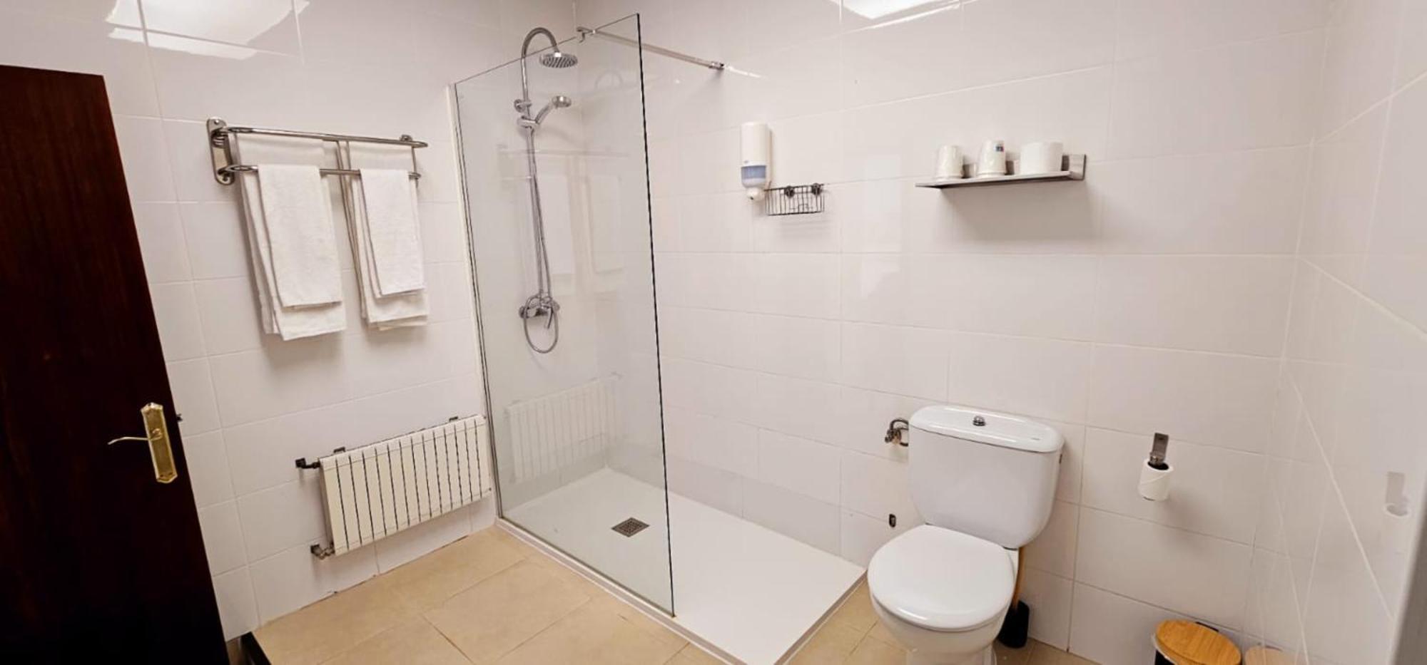Hotel Artxanda Bilbao, Parking Gratuito En El Exterior Junto Al Hotel (Adults Only) Екстериор снимка