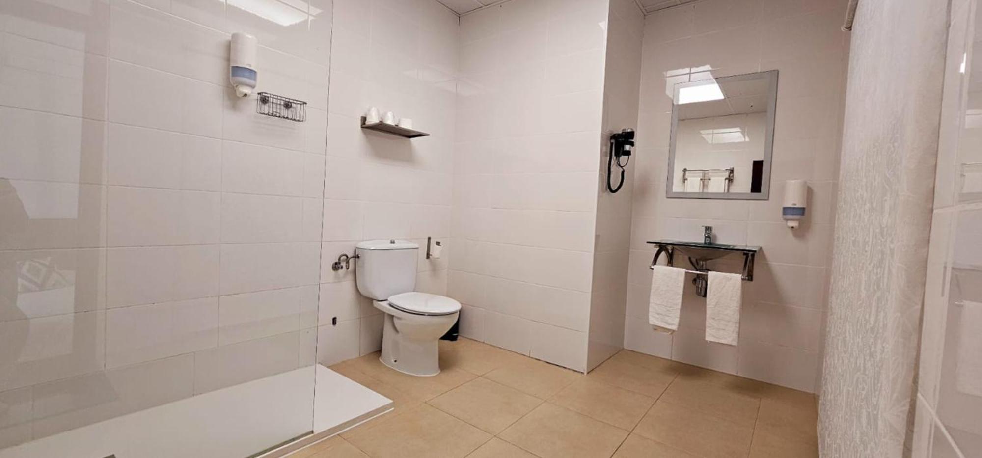 Hotel Artxanda Bilbao, Parking Gratuito En El Exterior Junto Al Hotel (Adults Only) Екстериор снимка